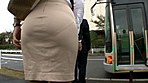 ムチムチタイトスカートバス3 万年発情期なのはパッツン生地でデカ尻が強調されるから！？ 人目を気にせず挑発してくる肉感美人OL サンプル画像1