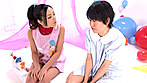 ●代目本物現役女子大生うたのおねえさんAVデビュー！ 絶対にAVに出るわけがない！子どもたちの憧れのおねえさんをスケベなお父さんたちのために徹底的に尾行して何度でも出演交渉！テレビの前のみんなには見せられない天性のドエロSEXをオトナだけにマル秘公開！ いくみおねえさん サンプル画像18