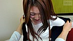 ちかちゃんに素股！「え！何でですか？ちょっと待って！当たってますよ。私に」って当ててますよ。ちかマンに！ サンプル画像12