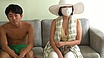 夫婦喧嘩の腹いせに乱交パーティーに参加したけどいざ始まると怖くなって逃げ出そうとしたが、時は既に遅し･･･ サンプル画像1