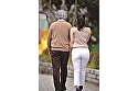 中年チ○ポを見るとヨダレを垂らし濃厚なフェラとえげつない接吻をする素人奥様 音羽るい - Image 2