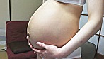 うら若き妊婦Nさん、生活苦につき臨月緊急AV出演 サンプル画像1