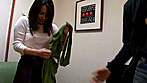 巨乳で美人･･･でもまったく普通の人妻 東京西麻布の高級輸入家具専門店勤務 紗江子（仮）40歳がAVデビュー 完全密着ドキュメンタリー サンプル画像10