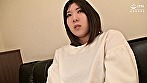人妻自撮りNTR 寝取られ報告ビデオ 01 人妻・美咲（仮名） 二十九歳、結婚5年目 子供なし、事務員 サンプル画像1