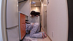 うっかりブラをつけ忘れた水道屋の奥さんは知らず知らずに透け乳で客を誘惑！発情した客にジャジャ漏れ状態の蛇口をチ●ポで栓をされる一部始終 サンプル画像19