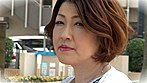 本物素人！大阪のパイパン主婦 四十手前で性欲爆発！？バレたくないけど歯止めがきかずAV出演 サンプル画像1