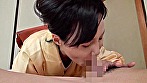 「こんなおばさんその気にさせてどうするんですか？」 女を捨てて仕事を選んだ温泉宿の女将でも客に求められたら拒めずにオンナを武器にしてしまう 2 サンプル画像3