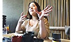 豊満ボディの人妻がひと時の不倫を楽しむ