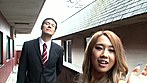 近所のおっさんに寝取られたギャルママ MIRANO サンプル画像1