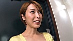 ノーブラノーパンで挑発してくるスケベ奥さんが隣に引っ越してきた！ 君島みお サンプル画像1
