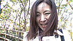 五十路ドキュメント 人妻露出温泉 IV 晴美（50歳） 主婦 結婚15年 子供なし サンプル画像1