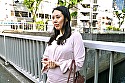 自分より年下のイケメン男にナンパされたおばさんは強引な誘いに「少しだけなら付き合ってあげる」なんていいながらも内心嬉しく少しどころかキスをされたら欲望スイッチが入ってしまい･･･ サンプル画像1