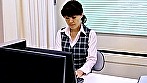 ―パンチラ通信― 若手女子社員はパンチラ胸チラ気にしない？ここが覗きスポット！ サンプル画像16