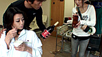 極悪企画で、北条麻妃を酔わせて欲望のまま●しまくろうと、女ADに酒を持って行かせたら北条さんがゲキヤバ発情してワヤクチャ乱交騒ぎに成ってしまいました。 サンプル画像17