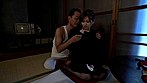 辱めに濡れてしまう儚い未亡人の下半身 極太がねじり込まれ声を殺して感じる 新山沙弥 サンプル画像2