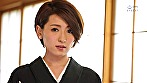 色白未亡人 親戚の学生に中出しされて遺影の前で何度も絶頂 紗々原ゆり サンプル画像1
