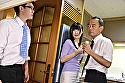 勃起男5人家族に美しすぎる長男の嫁 夫に内緒で先走る男根を咥え込む人妻の欲望 彩葉みおり サンプル画像1