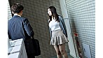 清楚なフリして爆乳で誘惑してくるこっそり痴女お姉さん 神坂朋子 - Image 9