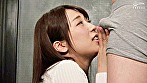 バイト終わりの金曜23時。帰り支度中にバイト先のかわいい先輩女子に誘われた。連れて来られたのは両親不在の彼女の自宅。 サンプル画像3