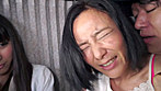 淫乱母娘ナンパ やっぱり親子！恥らいイキまくり！！ 2 サンプル画像2