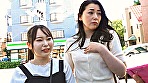 親友みたいな仲良し母娘ナンパ 巧みな言葉に口説かれ性的欲望に負けた母親とそれを見て興奮してしまう娘との極上親子丼！ 完全撮り下ろし3P中出し - Image 9