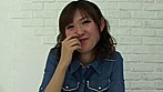 女の鼻クソほじり サンプル画像1