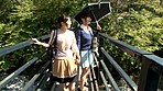 若奥様のレズ温泉旅行 サンプル画像2