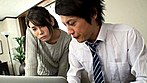 ダメ社員の僕を不憫に思った女上司に「擦りつけるだけだよ」という約束で素股してもらっていたら互いに気持ち良すぎてマ○コはグッショリ！でヌルッと生挿入！「え！？入ってる？」でもどうにも止まらなくて中出し！ サンプル画像1