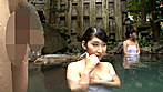 混浴露天風呂で巨乳お姉さんに勃起させた仮性包茎チ○ポを見せびらかしたら、えーっ！！と恥じらいながらも僕のチ○ポに喰らいついてきた！ サンプル画像3