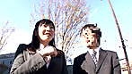働く美女が職場の同僚と2人っきり！ラップ1枚隔てて同じオフィスで働く同僚と素股体験してみませんか？ サンプル画像21