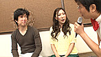 青山で声をかけた一般素人夫婦が初挑戦！！妻なら！素股で夫のチ○ポを当ててみて！？ サンプル画像21
