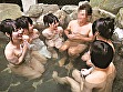 混浴露天風呂に女性客5人と男はボク1人 2 サンプル画像1