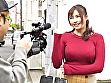 池袋で見つけた超敏感若奥様がヌルヌル素股に挑戦！何度イッてもガン突きピストンで連続中出し！ 藤白桃羽 画像1