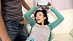 街行く美熟女奥様にアダルトVRの体験モニターをお願い！はじめて体感するリアルなSEX映像に欲情してマ○コはびしょ濡れ･･･我慢できずに不倫挿入を許してしまうドスケベ妻！ サンプル画像2