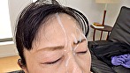 顔面に貼りつく新鮮ザーメン！！初めてのセンズリ鑑賞で予告なしの突然顔射される素人アラフィフ熟女！ 2 - Image 16