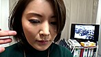 「万引き主婦は絶対ヤレる！」窃盗癖のある人妻は大概、性的欲求不満を抱えている。この映像はドラッグストア店員に捕まり会社や家族に知られることを恐れる女を店の事務所で性的奴隷にして収録した猥褻フィルムだ！ Vol.2 サンプル画像3