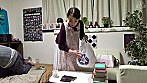 巷で噂の「おばさんレンタル」サービス 1人目 「これ履いてください！」網タイツを身に付けて掃除して欲しいとお願いしてみた！ 2人目 現役PTAの厳格なおばさんの鉄壁なガードをヒットアンドアウェイで口説いてみた！ サンプル画像2