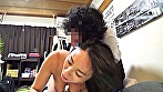 「おばさんを酔わせてどうするつもり？」若い男女で溢れ返る相席居酒屋で一人呑みしている熟女を狙い撃ちで口説いてお持ち帰り！寂しさと欲求不満が募った素人奥さんの乾いたカラダはよく濡れる！！ VOL.5 サンプル画像4