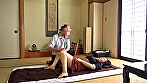 団地の掲示板に『オイルマッサージいたします。』マッサージ資格勉強中のおっさんが、団地熟女に発情マッサージしてみたら淫行できるのか！？ サンプル画像9