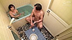 お風呂上がりの熟女を狙ってお宅訪問！タオル一枚の熟れたカラダを熱い視線で見てたら、中出しセックスまでできるのか！？ 2 サンプル画像3