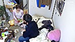 新「おばさんレンタル」サービス 13 中出しセックスまでやらせてくれると評判の家事代行サービスにもっと過激な要求をしてみた サンプル画像3