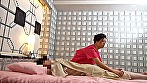 【巷で噂のメンズエステ】熟女マッサージ師に裏オプ交渉生ハメ中出しSEX DX 11人4時間