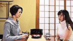 【レズ】母と娘の剥き出し性交 10