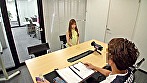 エロエロ！AV面接 Case.10 面接官の執拗な電マ攻めに何度もイカされる激マブ美女！ サンプル画像2