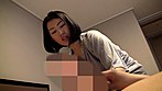 韓国のビジネスホテルのマッサージ嬢の無防備な胸チラに反応した俺のデカチンを見せつけたら･･･ サンプル画像5