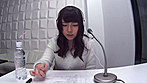 くぱくぱラジオDJ綾波ゆめに生本番中突然エッチな無理難題を押し付けたら、いったいどんな神対応をするのか！！ サンプル画像1