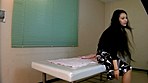 完全盗撮人妻アロマオイルマッサージ 10 サンプル画像1