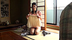 「お願いっ！中はやめてっ！」友達の綺麗なお母さんを縛り付けて●したら･･･中出しされて何度も痙攣耐えイキ！ サンプル画像3