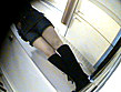 イベント会社の女性スタッフからの高価買取り映像！なんとキャンペーンガールたちがトイレで間に合わずおもらし！オシッコの様子を盗撮した中にまぎれこんだ偶然のアクシデントだ！！ サンプル画像21