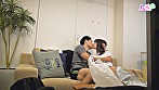 カップル盗撮 友人関係の男女がふたりきりで女性向けAVを見たらエロい雰囲気に流されそのままセックス サンプル画像4